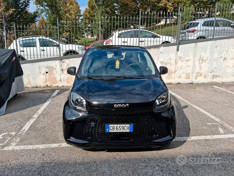 Usata Smart ForFour Electric Drive Passion 60 kW (82 CV) 2020 Nero Berlina