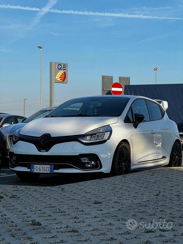 Usata Renault Clio IV R.S. 200 CV (147 kW) 2018 Berlina