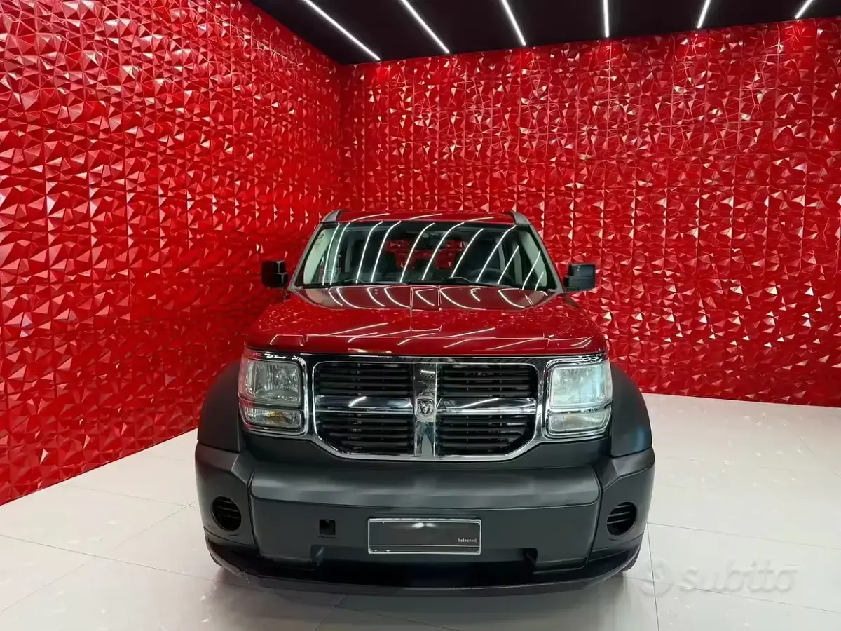 Usata Dodge Nitro 177 CV (130 kW) 2008 Rosso SUV