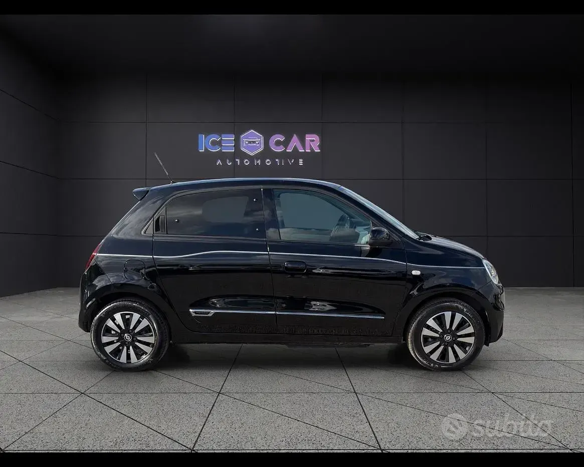 Usado Renault Twingo 30 kW (42 HP) 2023 Preto Citadino