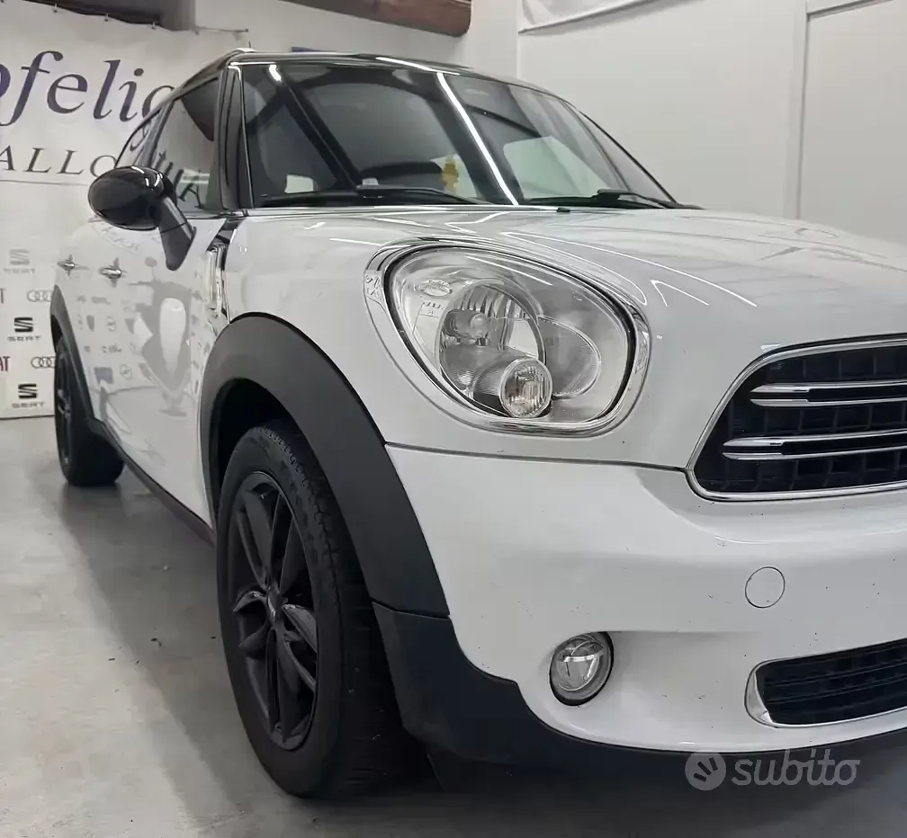 Usata Mini Park Lane Countryman 111 CV (81 kW) 2015 Bianco SUV