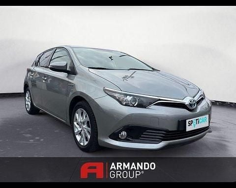 Usata Toyota Auris Hybrid Cool 136 CV (100 kW) 2016 Grigio Utilitaria
