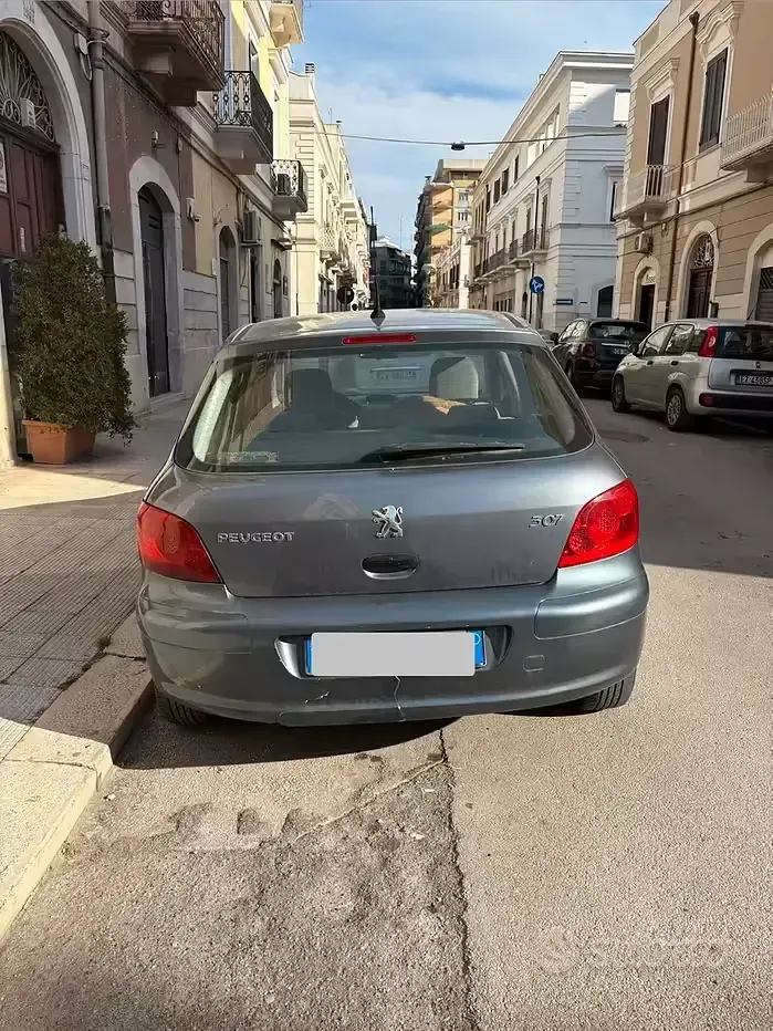 Käytetty Peugeot 307 88 HP (64 kW) 2006 Harmaa Viistoperä