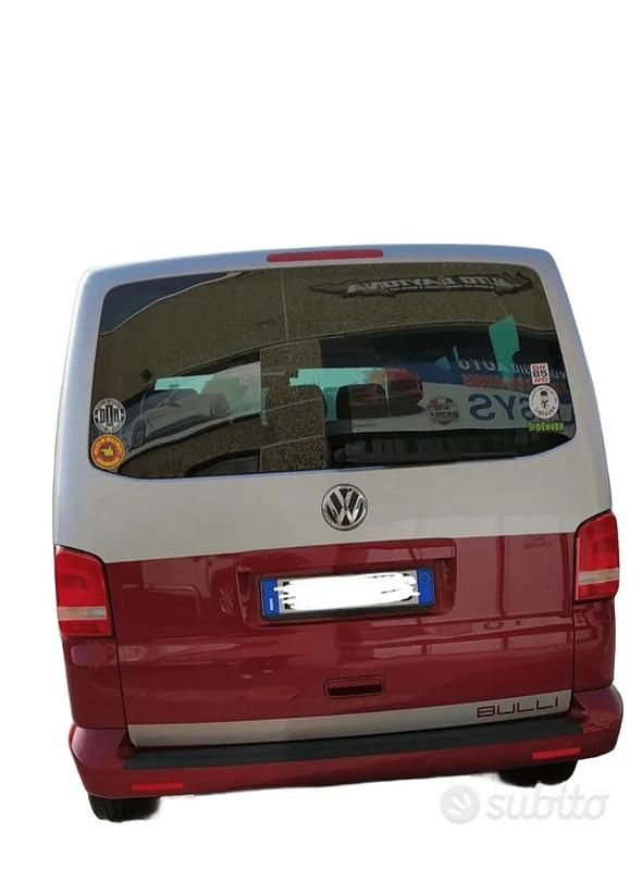 Usata VW Caravelle 140 CV (102 kW) 2011 Grigio Furgone