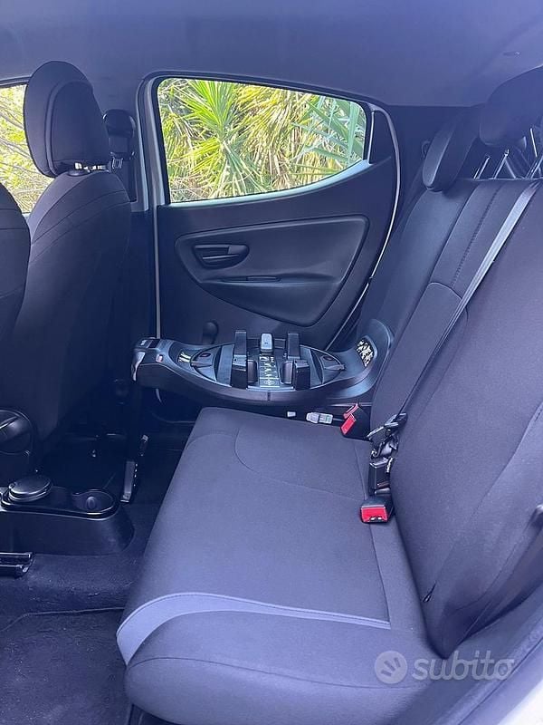 Usata Lancia Ypsilon 2017 Bianco Utilitaria