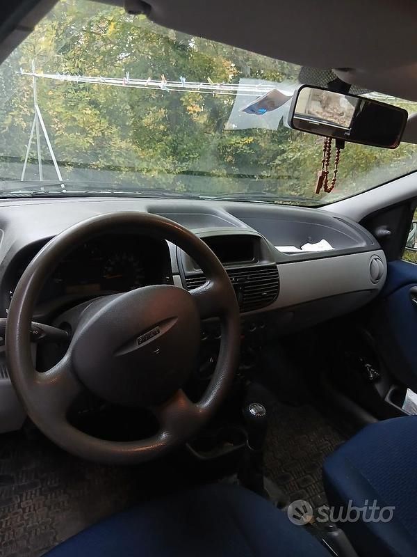 Usata 2000 Fiat Punto Due volumi | 1800 € - Immagine 1/4
