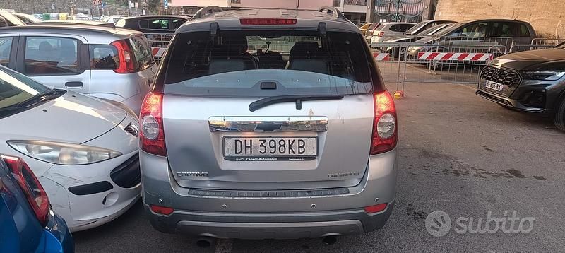 Begagnad Chevrolet Captiva 150 HK (110 kW) 2007 Grå SUV
