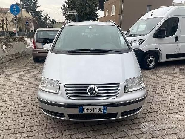 Usata VW Sharan 140 CV (102 kW) 2007 Grigio Monovolume