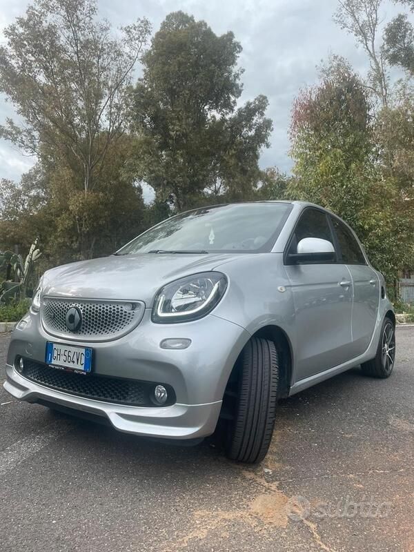Grigio Usata 2018 Smart ForFour Brabus Xclusive Due volumi | 16.000 € (Buon prezzo) - Immagine 1/4