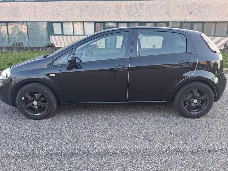 Usata Fiat Punto Easy 85 CV (62 kW) 2013 Nero Utilitaria