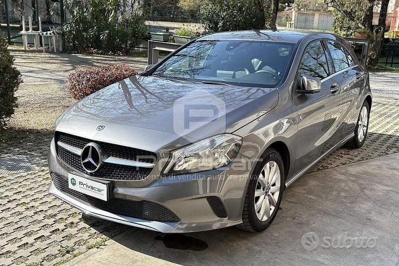 Usata Mercedes A180 Executive 109 CV (80 kW) 2017 Grigio Utilitaria