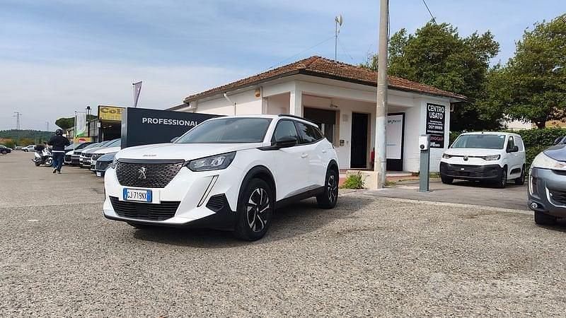 Usata Peugeot 2008 Allure 101 CV (74 kW) 2022 Bianco SUV