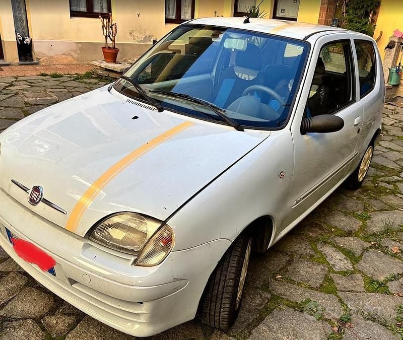 Usata Fiat 600 Anniversary 54 CV (39 kW) 2008 Blu/azzurro Utilitaria