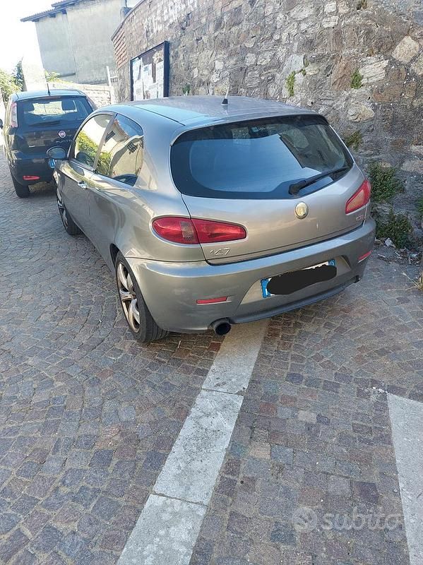 Usata Alfa Romeo 147 150 CV (110 kW) 2007 Grigio Utilitaria