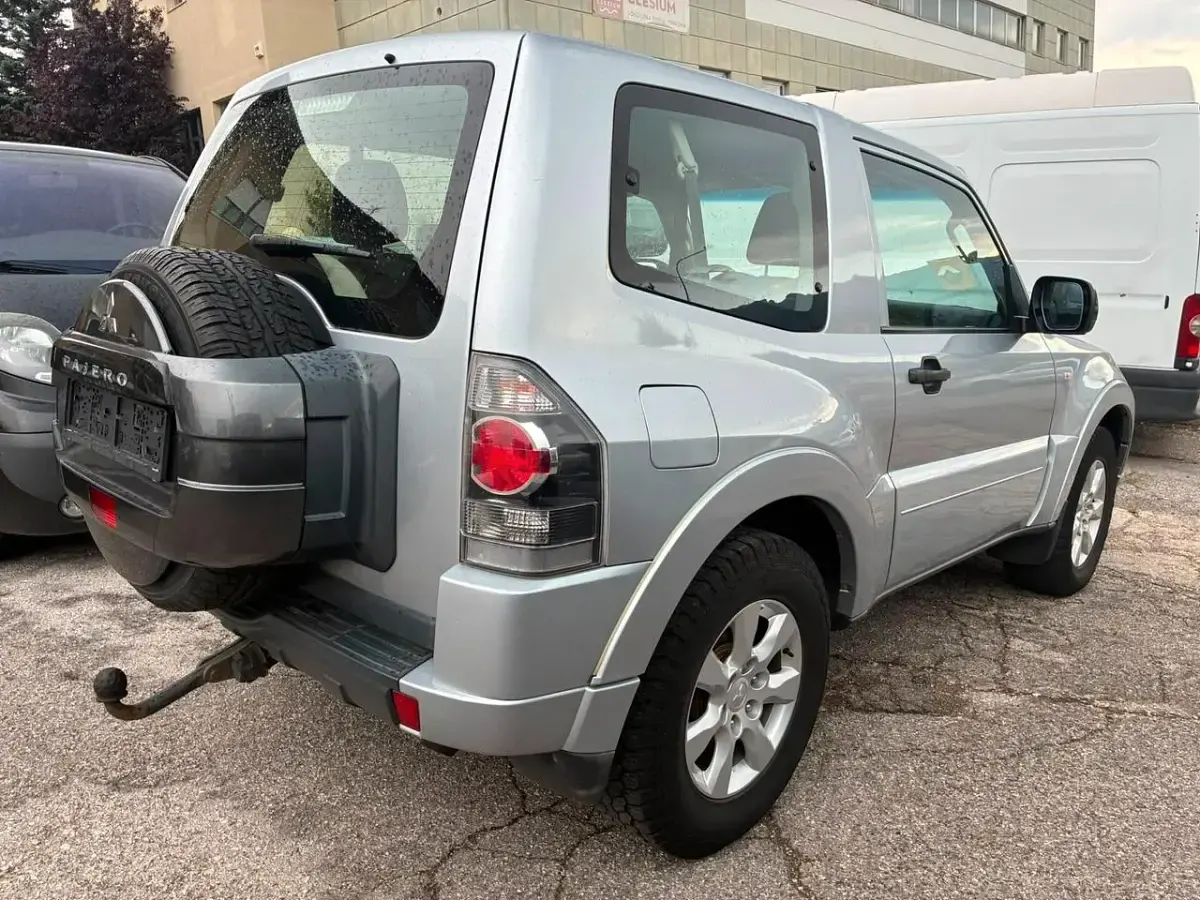 Usata Mitsubishi Pajero 199 CV (146 kW) 2016 Argento SUV