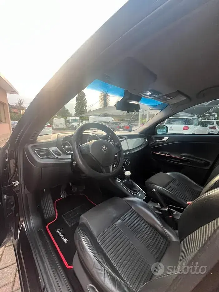 Usata Alfa Romeo Giulietta Distinctive 109 CV (80 kW) 2012 Nero Utilitaria