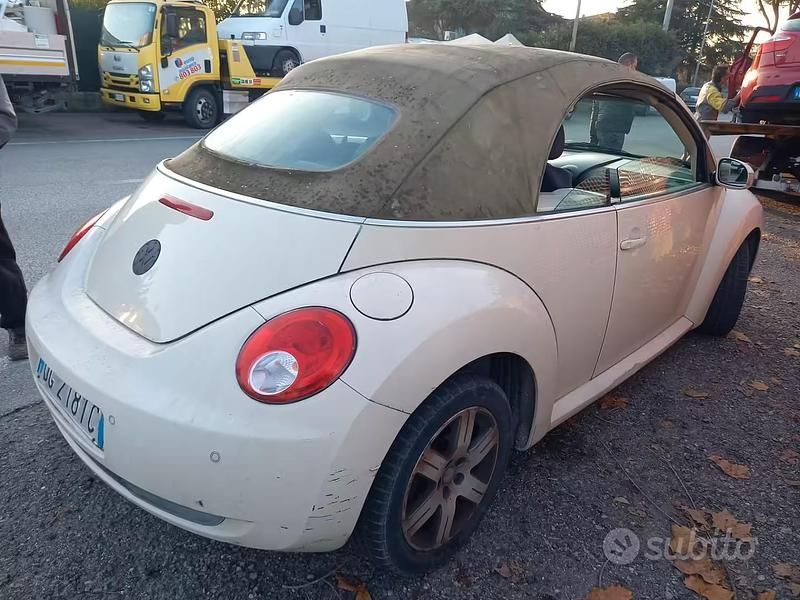 Usata VW New Beetle 105 CV (77 kW) 2007 Utilitaria