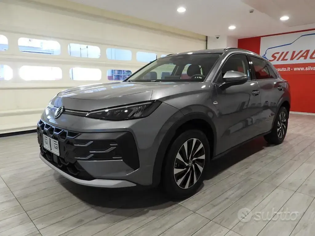 Nuova VW T-Roc Life 150 CV (110 kW) 2026 Wolf grey SUV
