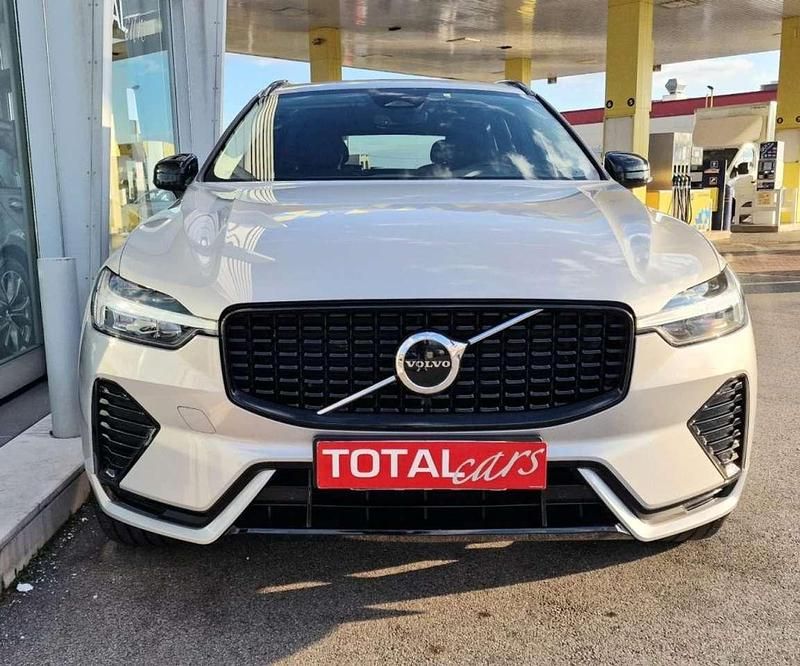 Usata Volvo XC60 Plus 197 CV (144 kW) 2023 Argento metallizzato SUV