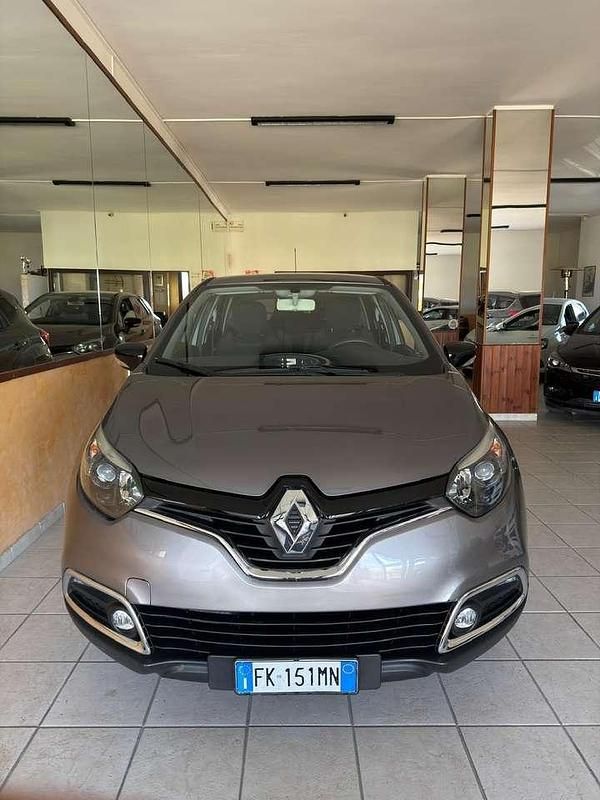 Grigio Usata 2017 Renault Captur Zen SUV | 9900 € (Ottimo prezzo) - Immagine 1/4