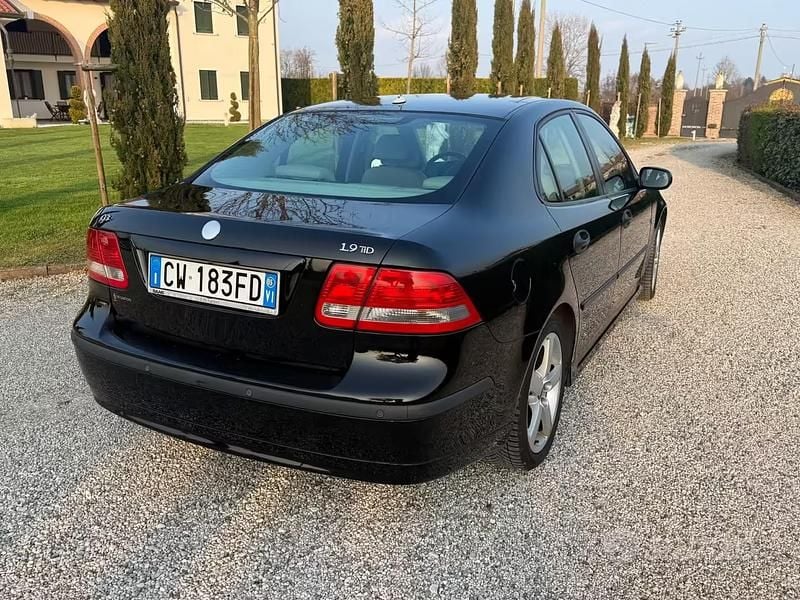 Usata Saab 9-3 Vector 149 CV (109 kW) 2005 Nero Berlina
