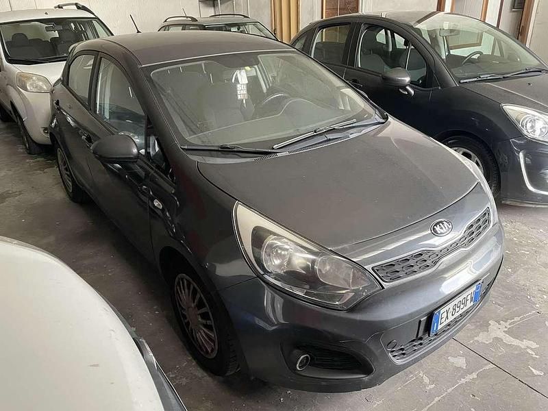 Usata Kia Rio Active 86 CV (63 kW) 2014 Berlina