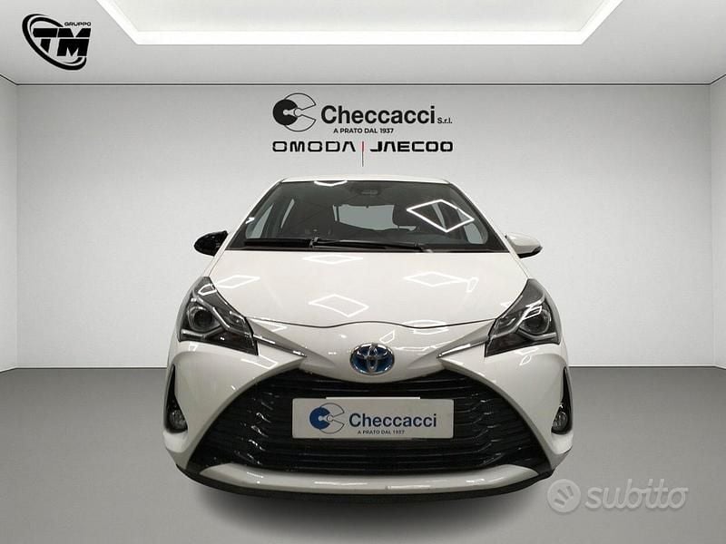 Usata Toyota Yaris Hybrid Active 73 CV (53 kW) 2019 Bianco Utilitaria