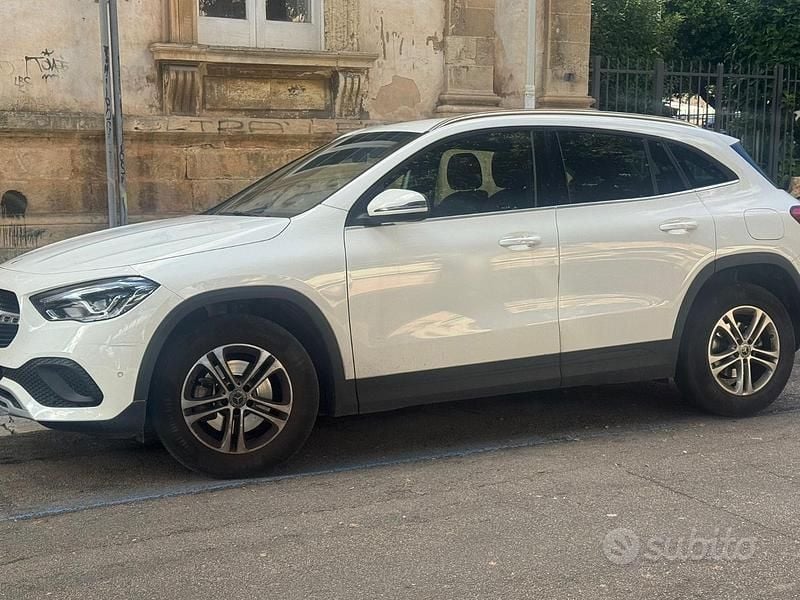 Usata Mercedes GLA180 136 CV (100 kW) 2023 Bianco SUV