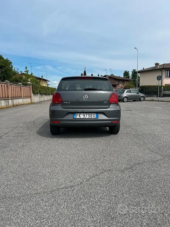 Usata VW Polo 75 CV (55 kW) 2017 Grigio Berlina