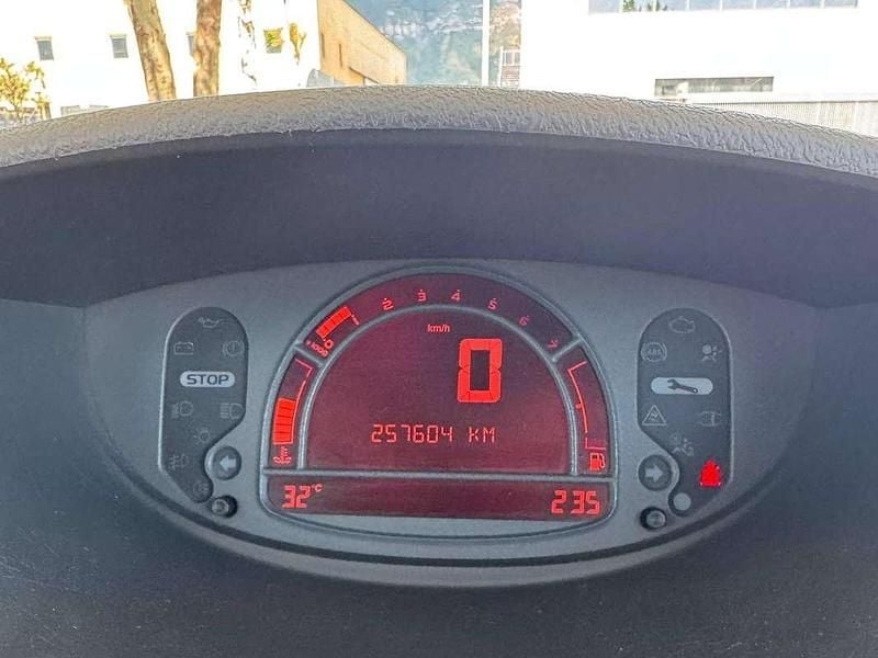 Usata Renault Grand Modus Dynamique 101 CV (74 kW) 2008 Argento Monovolume