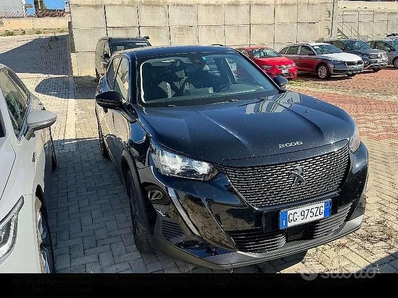 Usata Peugeot 2008 Active 102 CV (75 kW) 2021 Other SUV