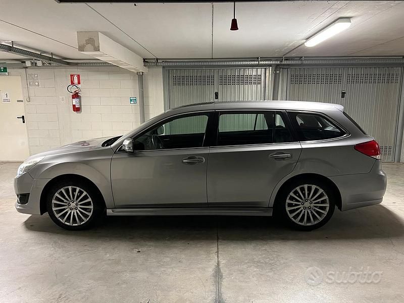 Usata Subaru Legacy Sport 150 CV (110 kW) 2010 Grigio Station wagon