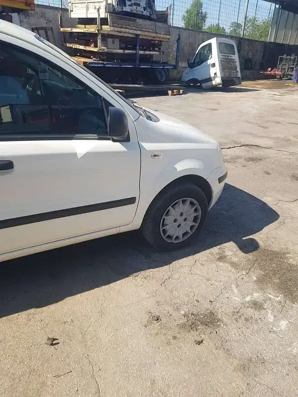 Usata Fiat Panda Active 77 CV (56 kW) 2012 Bianco Utilitaria