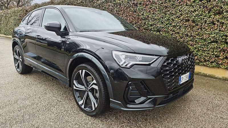 Nero Usata 2023 Audi Q3 Sportback S-Line SUV | 29.500 € (Super prezzo) - Immagine 1/4