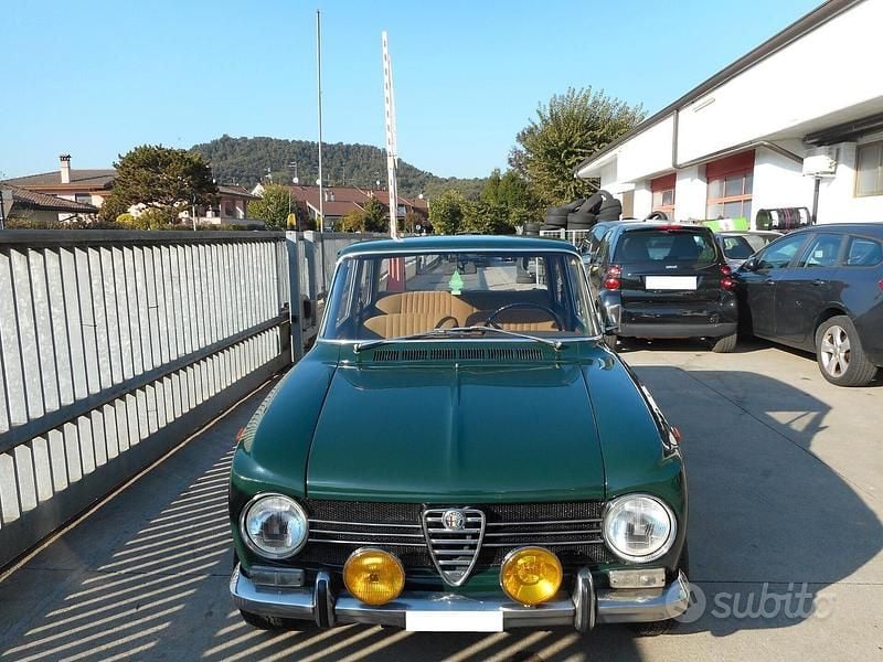Usata Alfa Romeo Giulia 1300 80 CV (58 kW) 1960 Verde Berlina