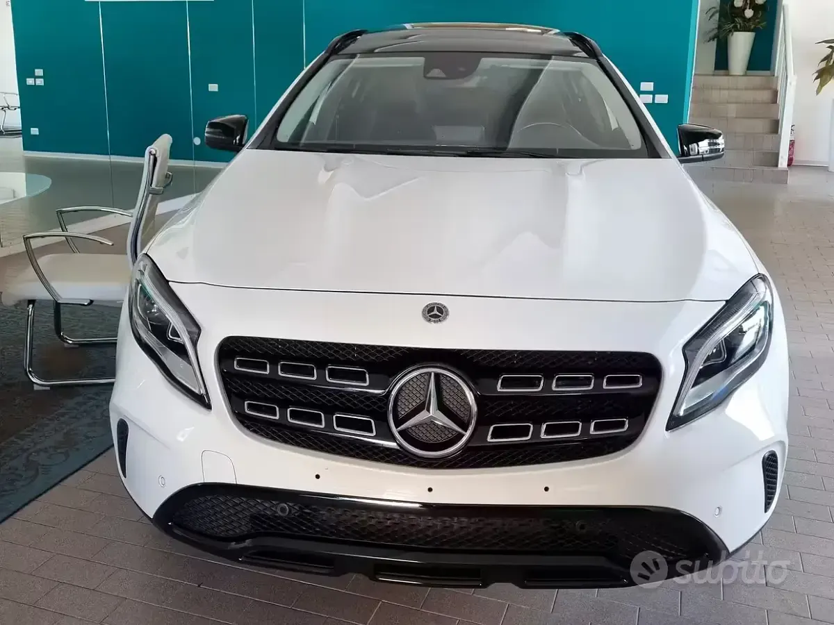 Usata Mercedes GLA180 109 CV (80 kW) 2018 Bianco polare SUV