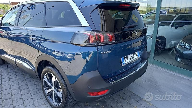 Usata Peugeot 5008 Allure 131 CV (96 kW) 2023 Blue celebes SUV