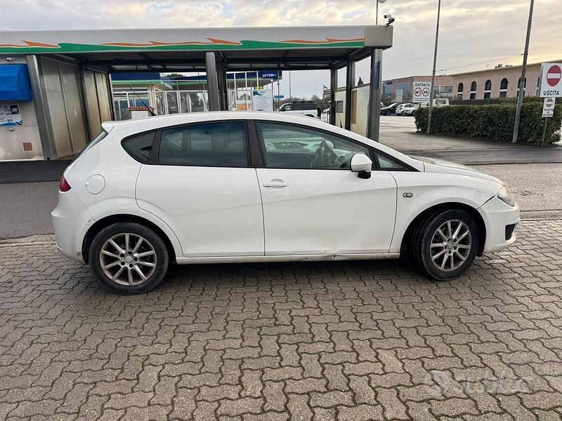 Usata Seat Leon 140 CV (102 kW) 2010 Bianco Utilitaria
