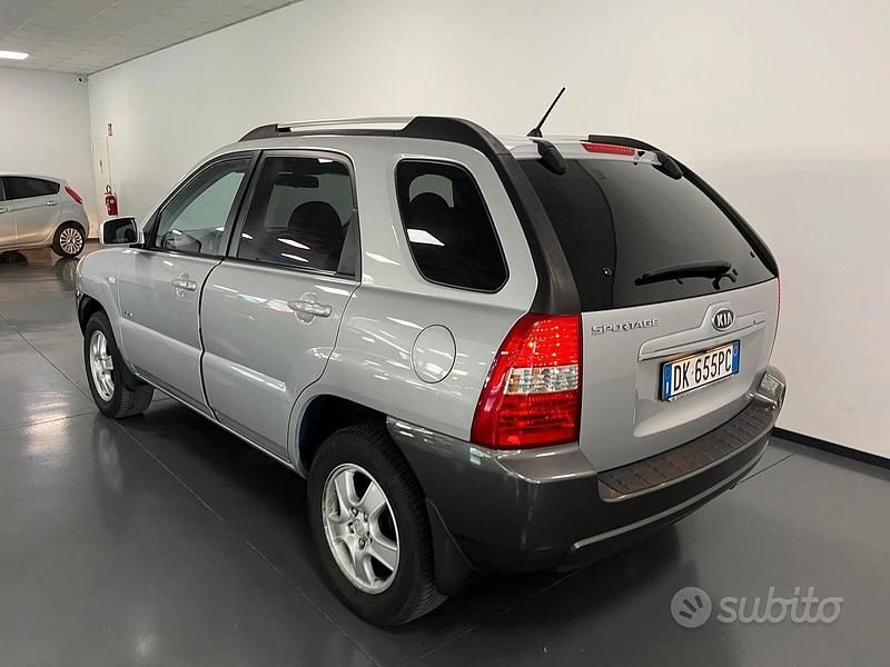 Usata Kia Sportage Active 141 CV (103 kW) 2007 Grigio SUV