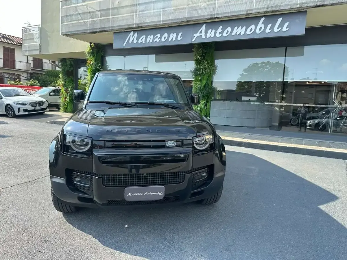 Usata Land Rover Defender SE 200 CV (147 kW) 2024 Nero SUV