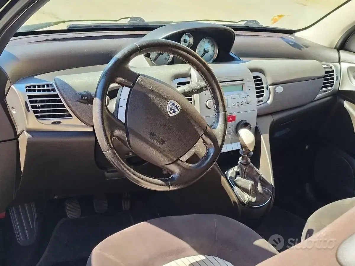 Usata Lancia Ypsilon 80 CV (58 kW) 2008 Nero Utilitaria