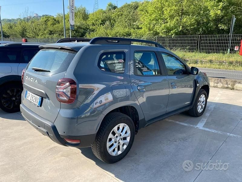 Begagnad Dacia Duster Comfort 116 HK (85 kW) 2023 Grå SUV