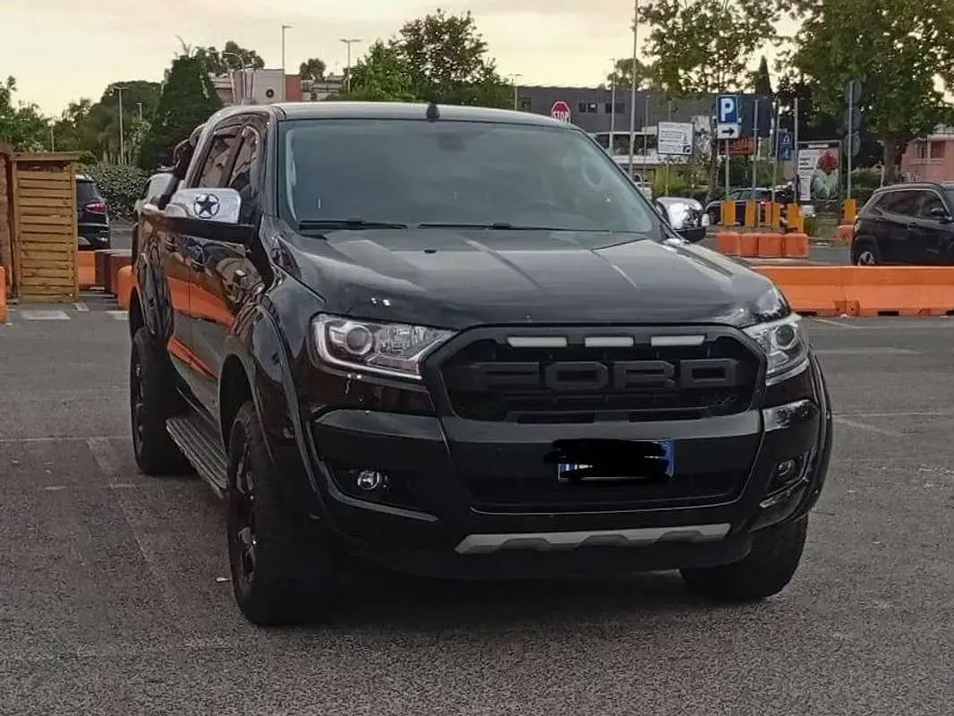 Usata Ford Ranger Limited 160 CV (117 kW) 2017 Nero Pick-up