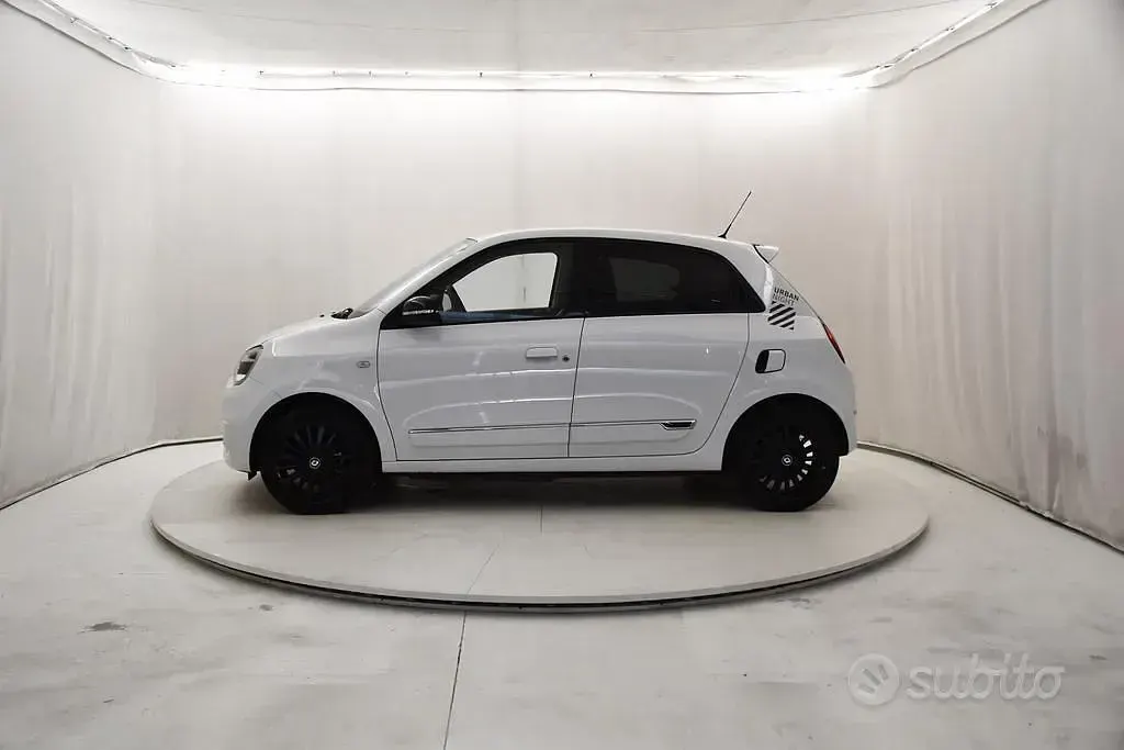 Usata Renault Twingo Urban Night 60 kW (82 CV) 2023 Bianco Utilitaria