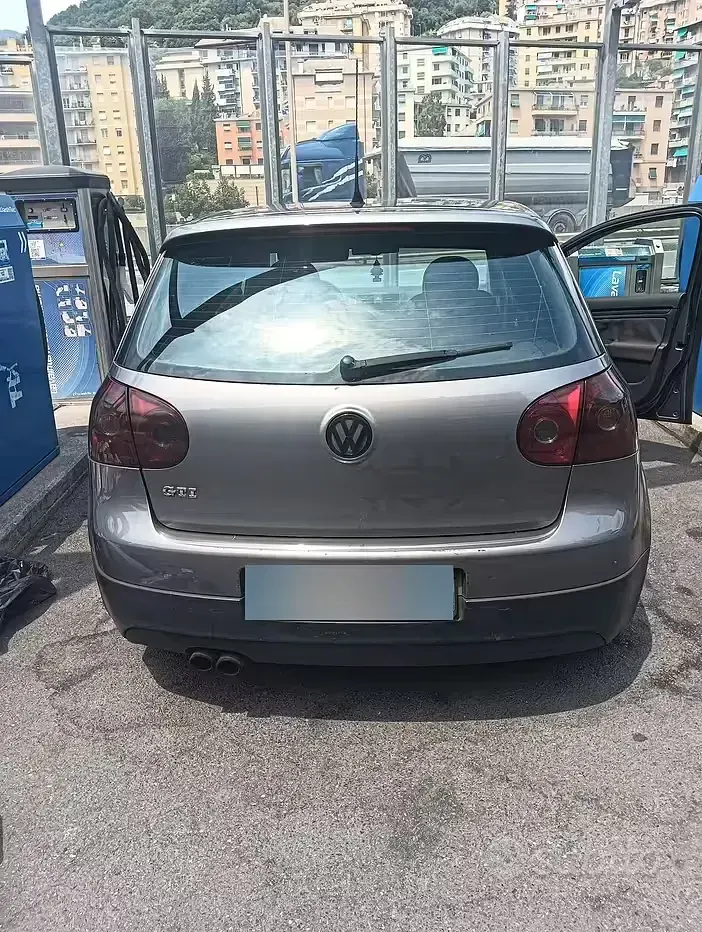 Usata VW Golf V GTI 200 CV (147 kW) 2007 Grigio Berlina