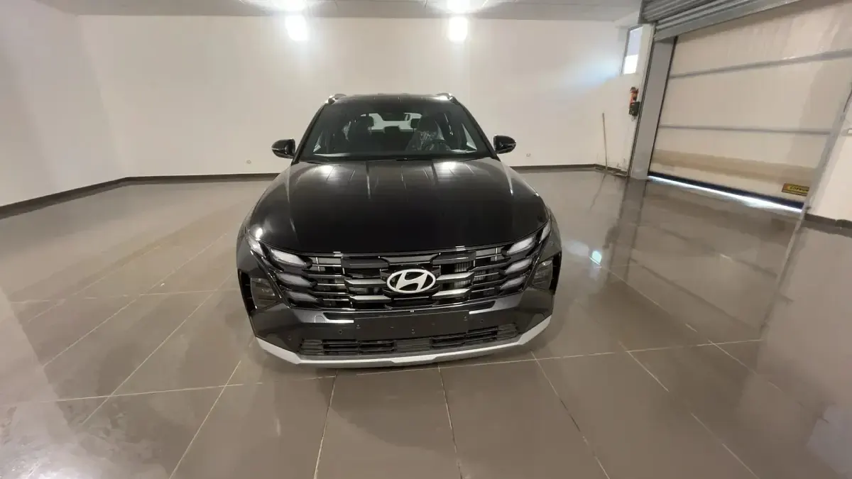 Nuova Hyundai Tucson Blackline 136 CV (100 kW) 2026 Abyss black SUV