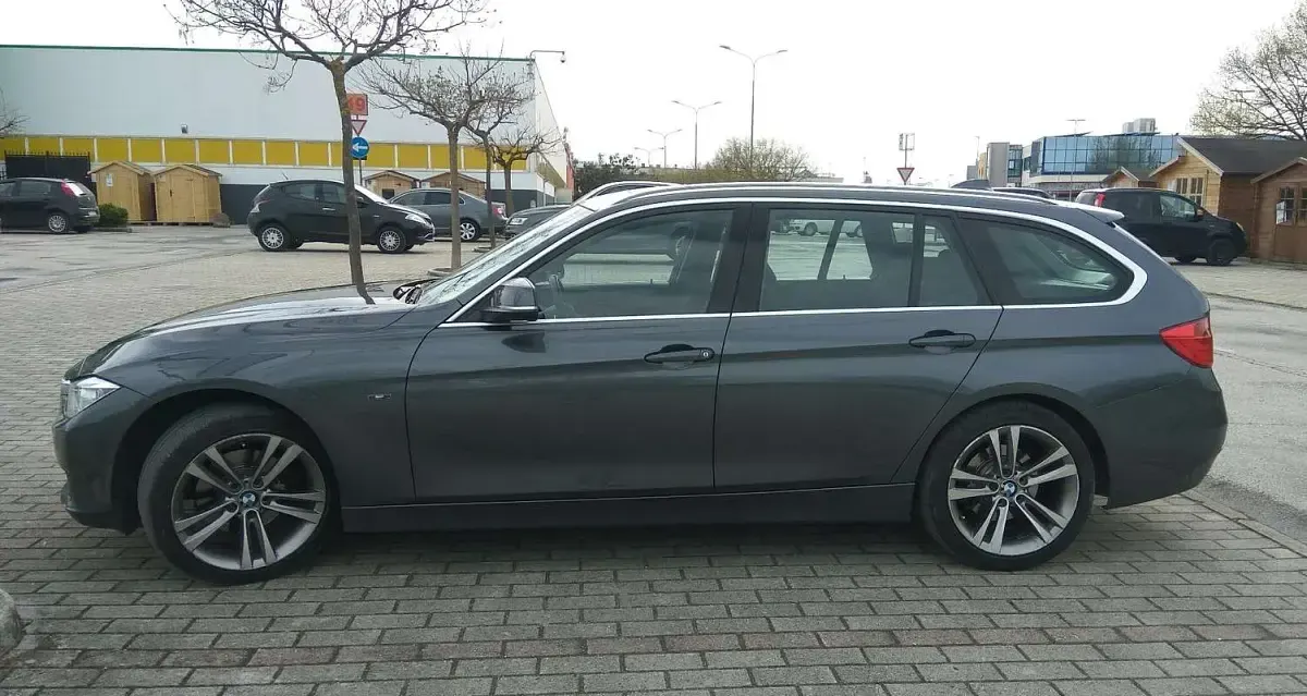 Usata BMW 320 Sport Line 184 CV (135 kW) 2013 Station wagon