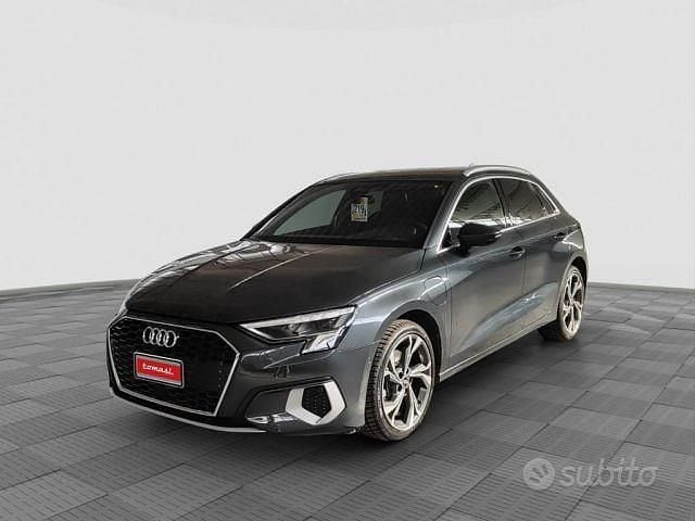 Usata Audi A3 e-tron Business 149 CV (109 kW) 2021 Grigio Utilitaria