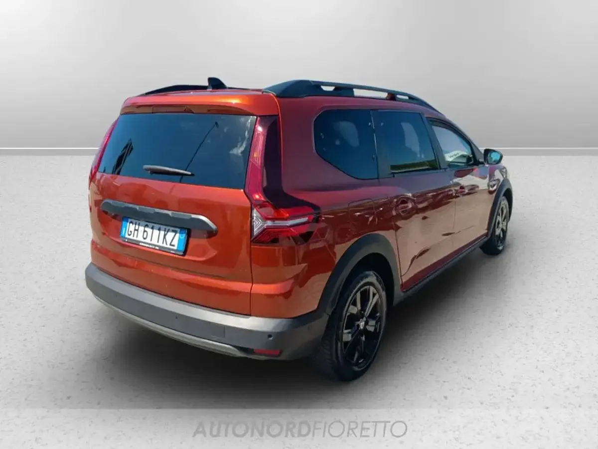 Usata Dacia Jogger Extreme 101 CV (74 kW) 2022 Terracotta Monovolume