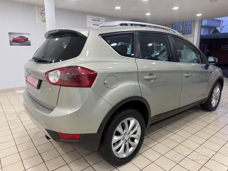 Usata Ford Kuga Titanium 136 CV (100 kW) 2009 Marrone SUV
